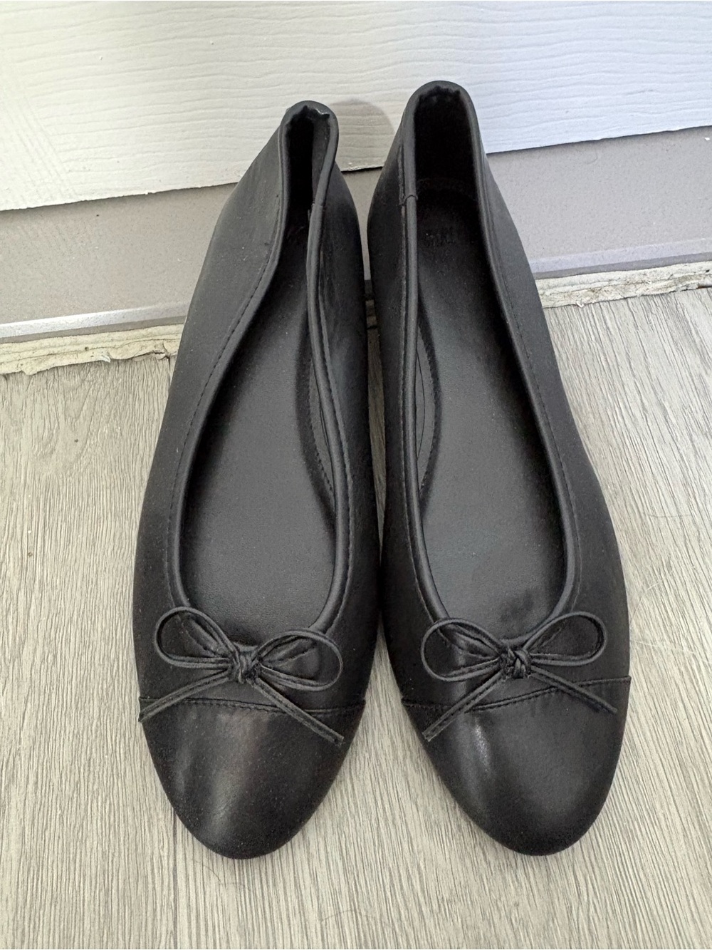 H&M Black Ballet Flats with Bow Accent